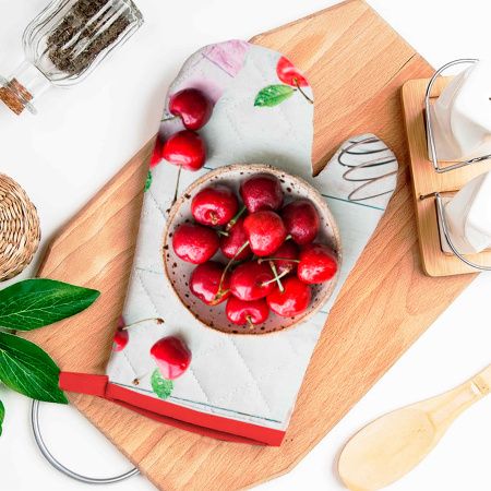 Рукавица 26*18 стеганная "Вишневое настроение"